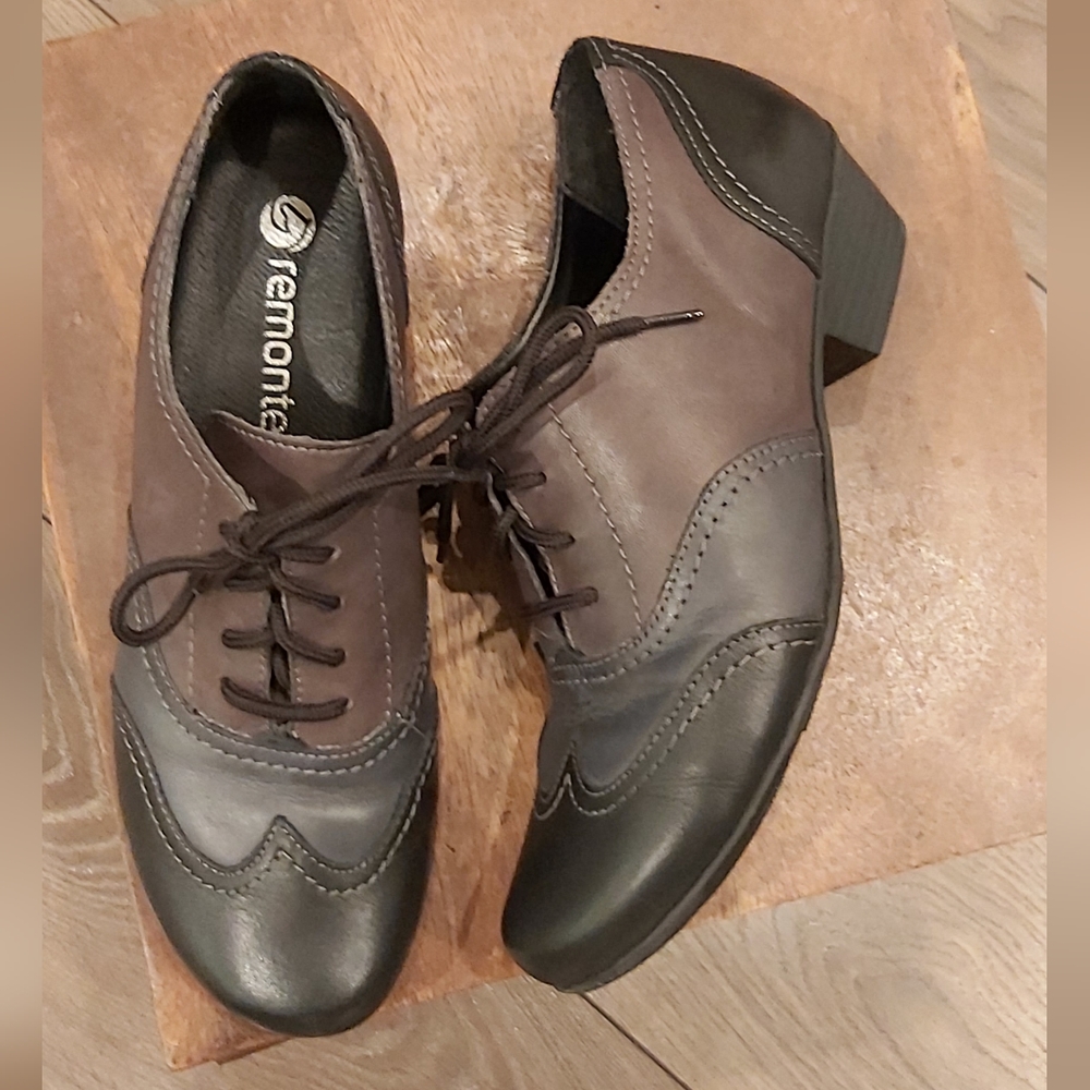 Remonte leather wingtip heeled brogues - Picture 7 of 8